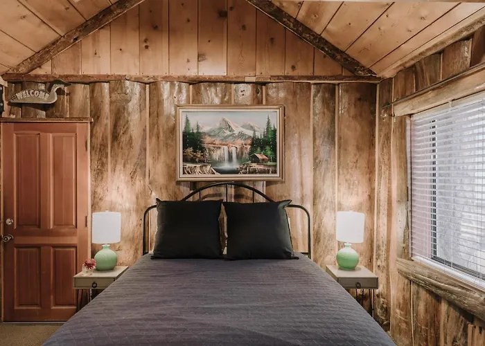 Oak Knoll Lodge